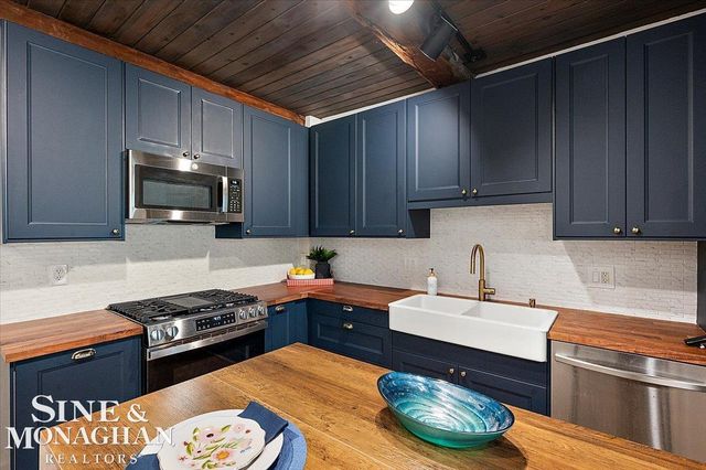 357 ROOSEVELT Pl. Place, Grosse Pointe, MI 48236