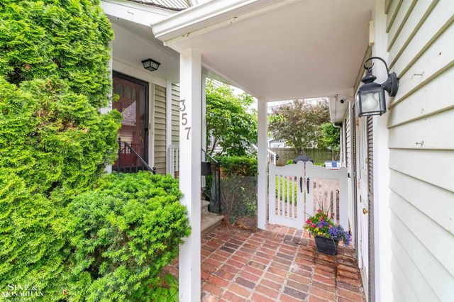 357 ROOSEVELT Pl. Place, Grosse Pointe, MI 48236