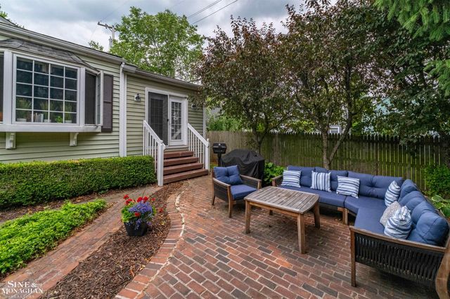357 ROOSEVELT Pl. Place, Grosse Pointe, MI 48236