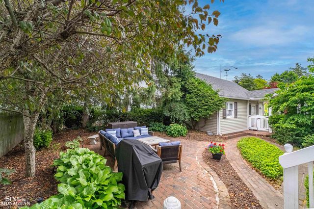 357 ROOSEVELT Pl. Place, Grosse Pointe, MI 48236