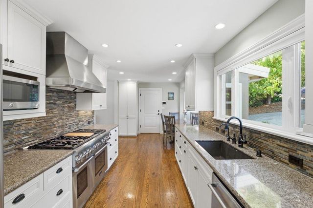 875 Buckland Avenue, San Carlos, CA 94070