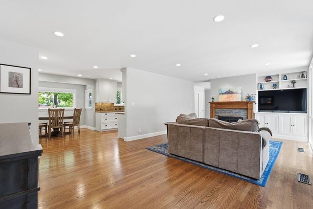 875 Buckland Avenue, San Carlos, CA 94070