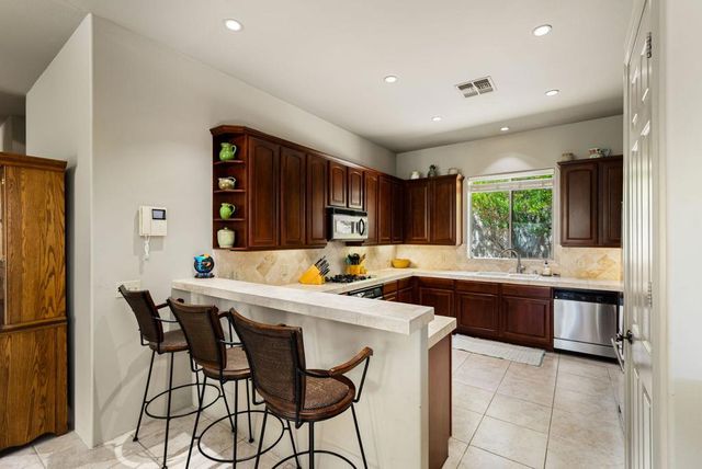 54385 Avenida Madero, La Quinta, CA 92253