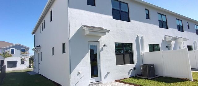 7770 SW Bentley Lane, Stuart, FL 34997