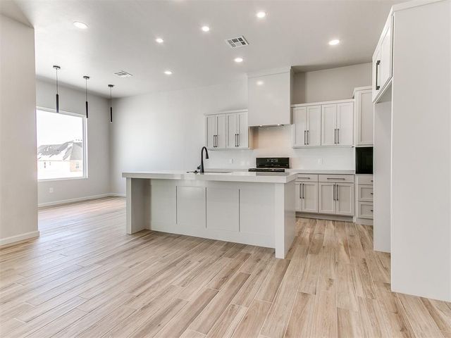 25198 Scarlett Street, Cashion, OK 73016