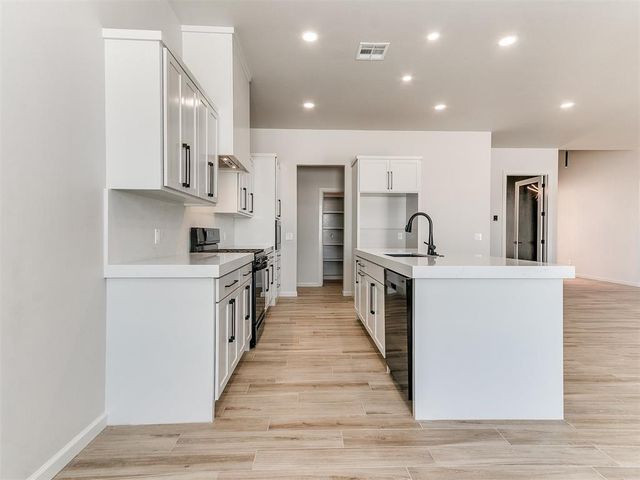 25198 Scarlett Street, Cashion, OK 73016