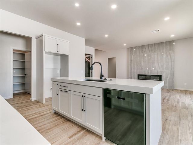 25198 Scarlett Street, Cashion, OK 73016