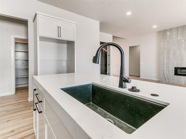 25198 Scarlett Street, Cashion, OK 73016