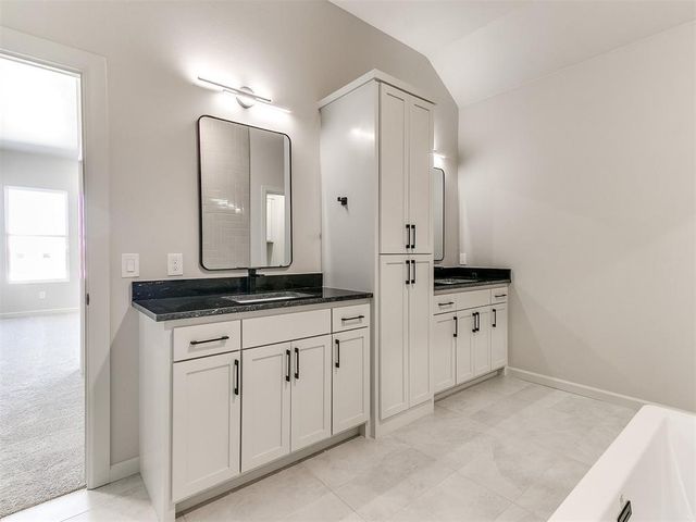 25198 Scarlett Street, Cashion, OK 73016