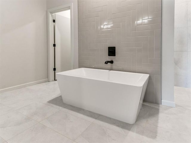 25198 Scarlett Street, Cashion, OK 73016