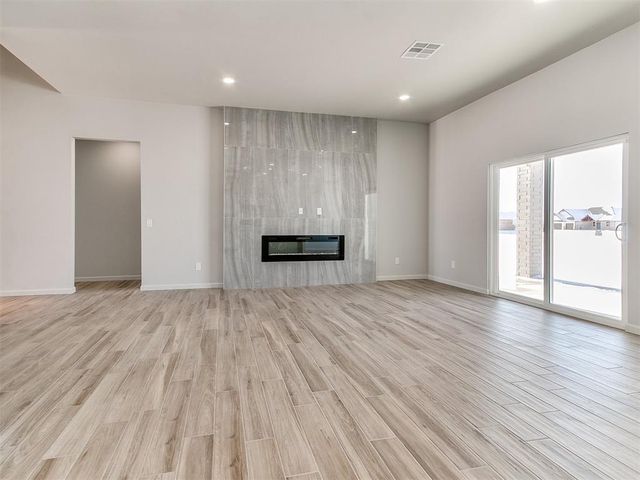 25198 Scarlett Street, Cashion, OK 73016