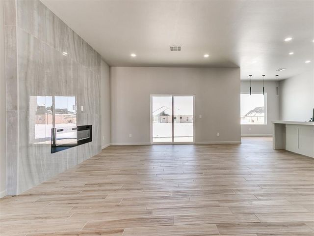 25198 Scarlett Street, Cashion, OK 73016