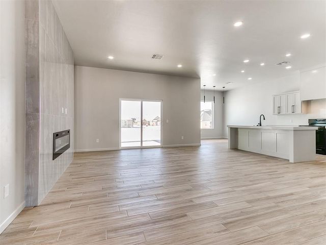 25198 Scarlett Street, Cashion, OK 73016