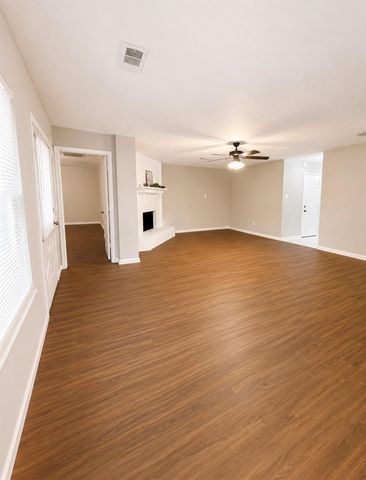 2042 Bridge Cross Lane, Houston, TX 77067