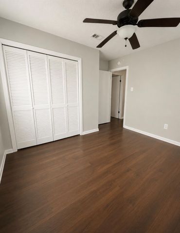 2042 Bridge Cross Lane, Houston, TX 77067