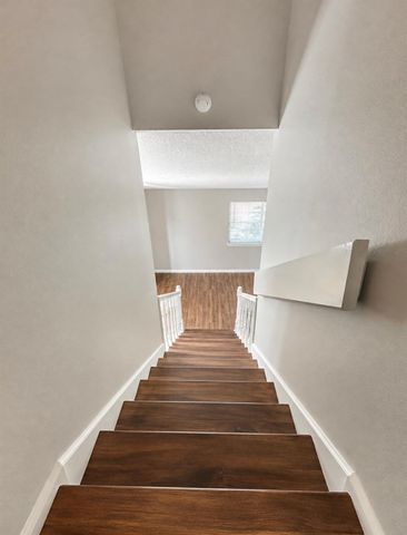 2042 Bridge Cross Lane, Houston, TX 77067