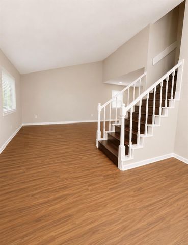 2042 Bridge Cross Lane, Houston, TX 77067