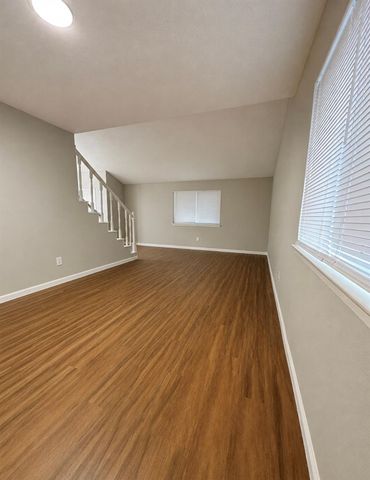 2042 Bridge Cross Lane, Houston, TX 77067