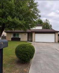 2042 Bridge Cross Lane, Houston, TX 77067