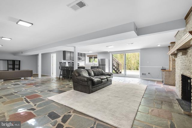 613 BROAD CREEK DR, Fort Washington, MD 20744