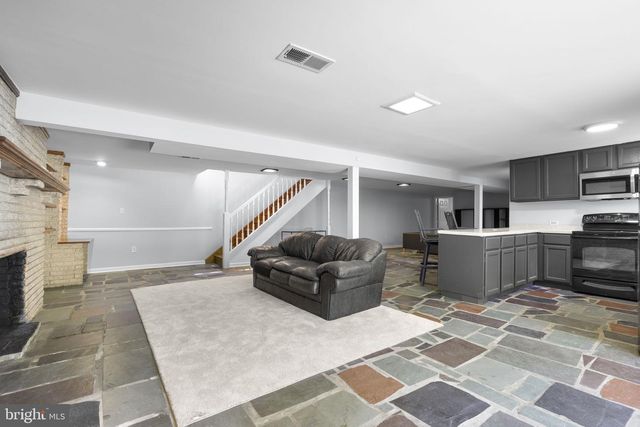 613 BROAD CREEK DR, Fort Washington, MD 20744