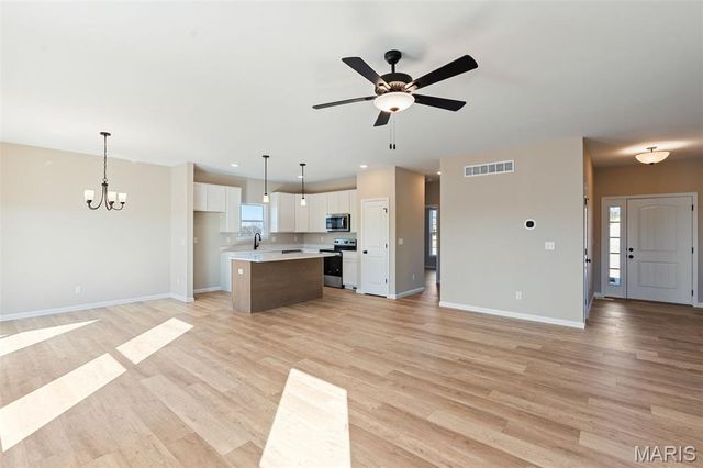 411 Daniel Court, New Haven, MO 63068