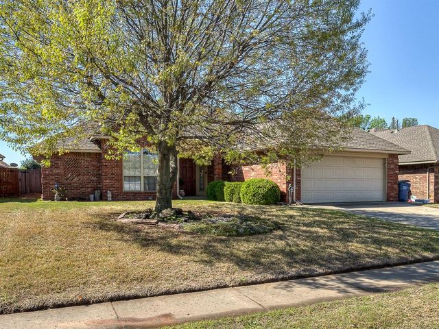 544 E Forest Lane, Mustang, OK 73064