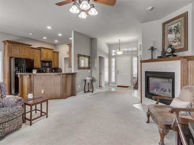 544 E Forest Lane, Mustang, OK 73064