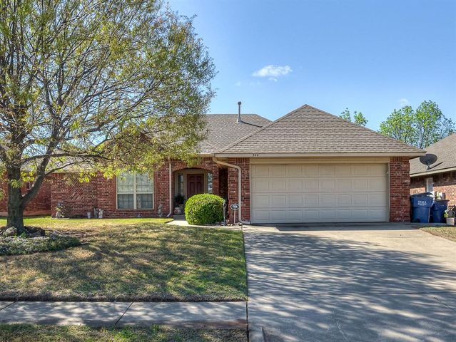 544 E Forest Lane, Mustang, OK 73064