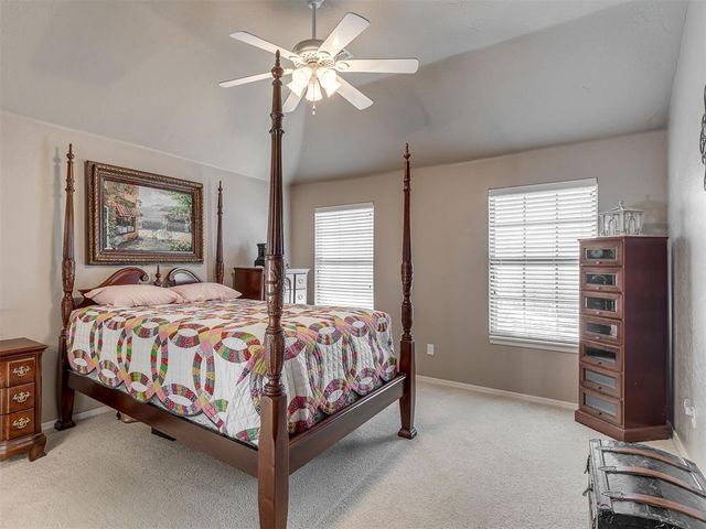 544 E Forest Lane, Mustang, OK 73064