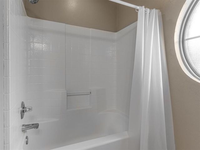 544 E Forest Lane, Mustang, OK 73064