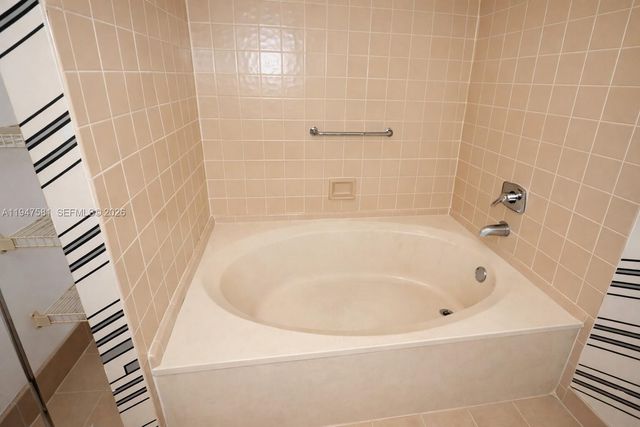 500 NW 214th St 103, Miami Gardens, FL 33169