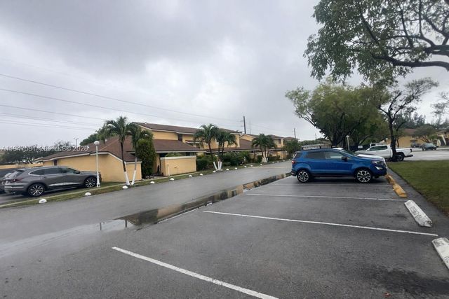 500 NW 214th St 103, Miami Gardens, FL 33169