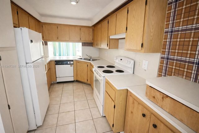 500 NW 214th St 103, Miami Gardens, FL 33169