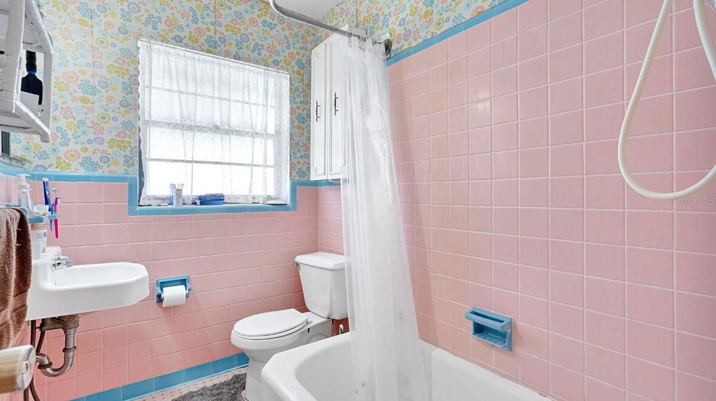 Image 9 of property listing at 1935 PAGE AVENUE, Orlando, FL 32806