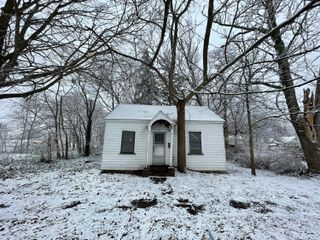 697 W Grand Avenue, Muskegon City, MI 49441