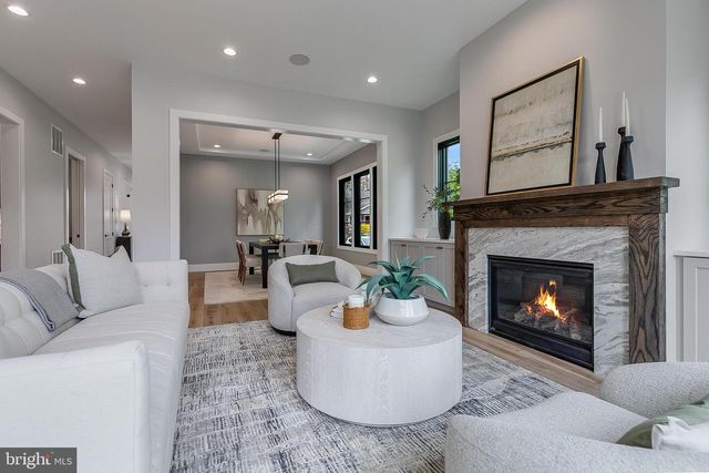 809 N KENMORE ST, Arlington, VA 22201