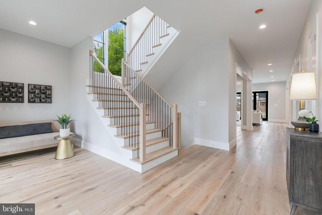 809 N KENMORE ST, Arlington, VA 22201