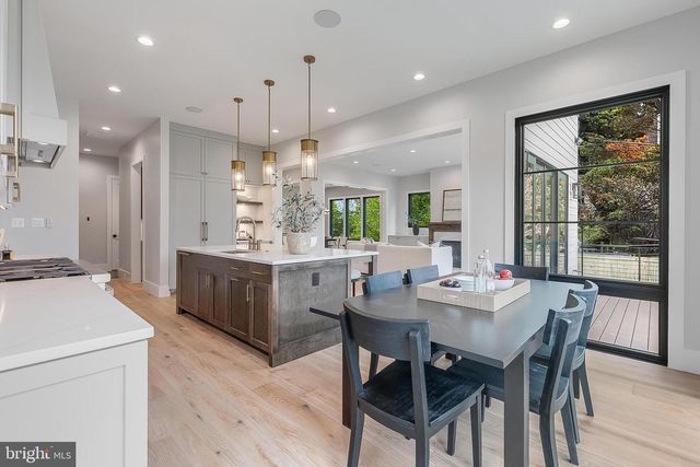 809 N KENMORE ST, Arlington, VA 22201