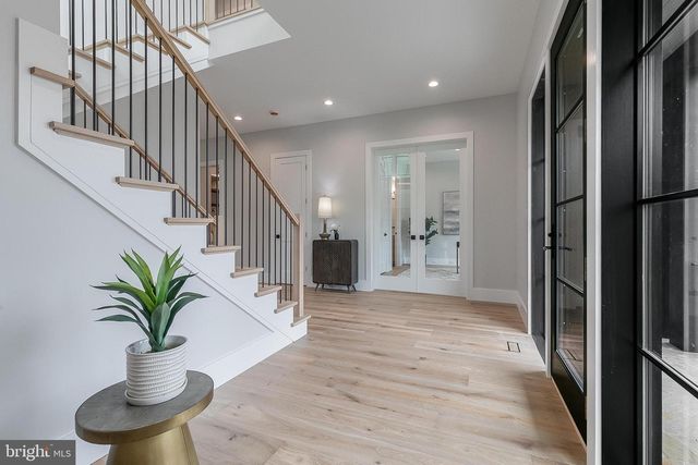 809 N KENMORE ST, Arlington, VA 22201