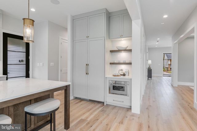 809 N KENMORE ST, Arlington, VA 22201