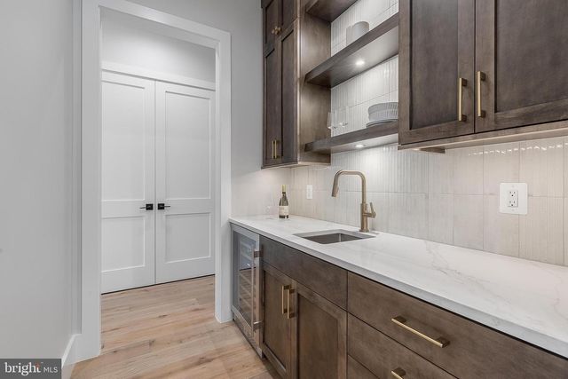 809 N KENMORE ST, Arlington, VA 22201