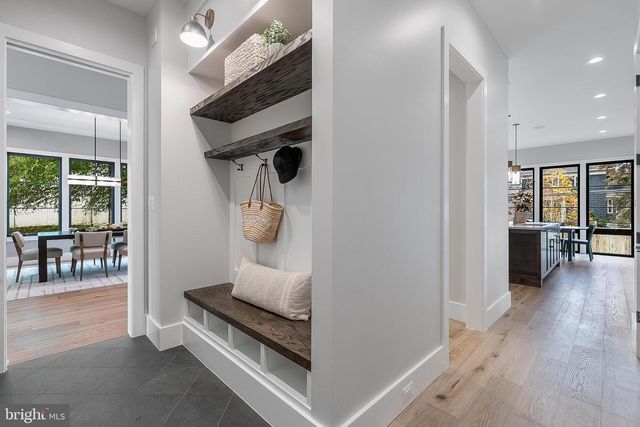 809 N KENMORE ST, Arlington, VA 22201