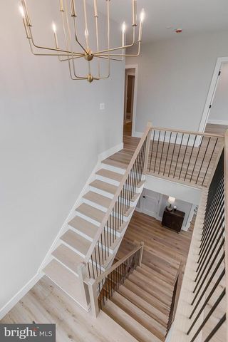 809 N KENMORE ST, Arlington, VA 22201