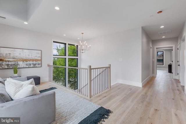 809 N KENMORE ST, Arlington, VA 22201