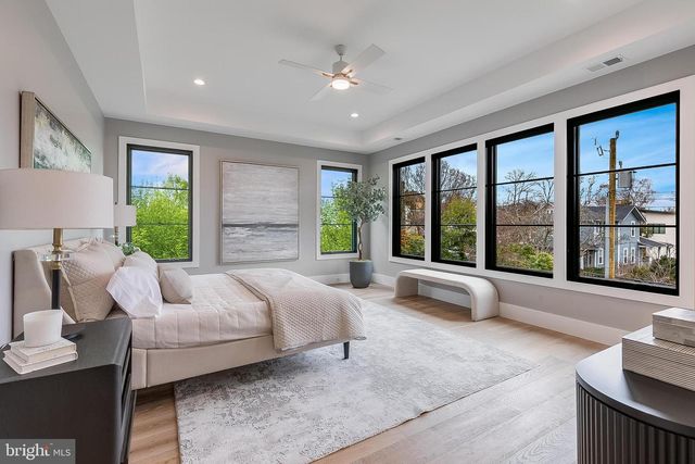 809 N KENMORE ST, Arlington, VA 22201