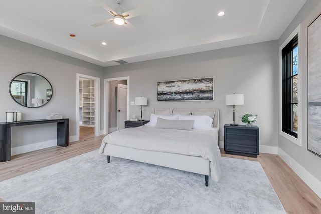 809 N KENMORE ST, Arlington, VA 22201