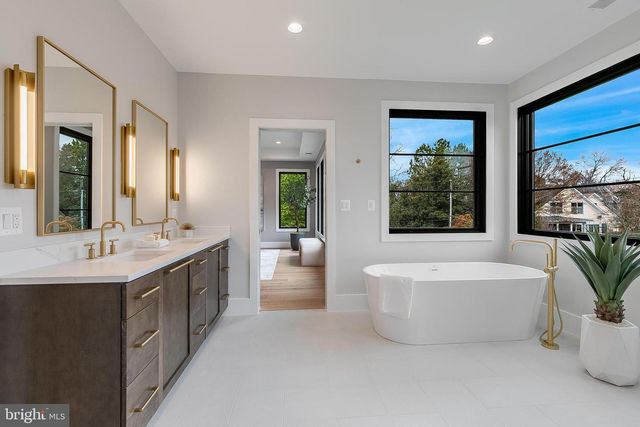 809 N KENMORE ST, Arlington, VA 22201