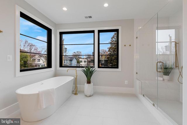 809 N KENMORE ST, Arlington, VA 22201