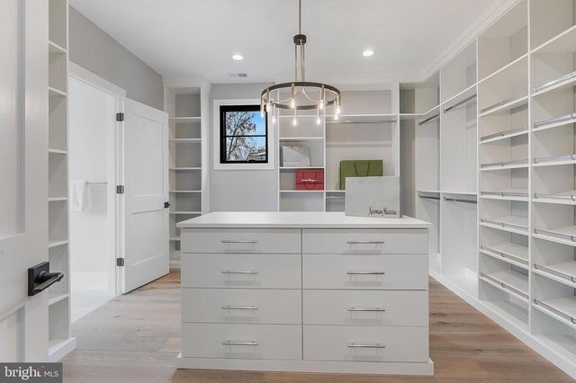 809 N KENMORE ST, Arlington, VA 22201